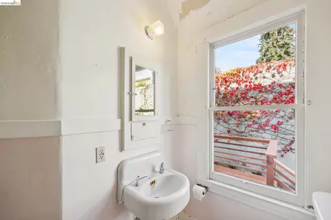 Bath - 1711 Milvia #A, Berkeley, CA 94709 photo 2 of 3