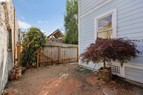 Exterior - 1711 Milvia #A, Berkeley, CA 94709 photo 5 of 6