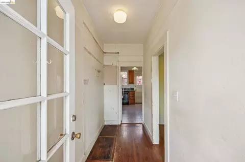 Entry Way - 1711 Milvia #A, Berkeley, CA 94709 photo 2 of 3