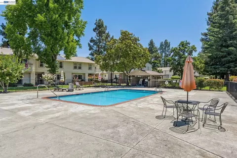 Exterior - 1814 Wildbrook Ct #C, Concord, CA 94521 photo 11 of 19