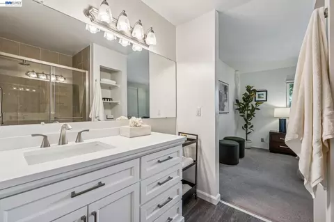 Bath - 1814 Wildbrook Ct #C, Concord, CA 94521 photo 3 of 8