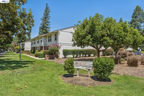 Exterior - 1814 Wildbrook Ct #C, Concord, CA 94521 photo 15 of 19