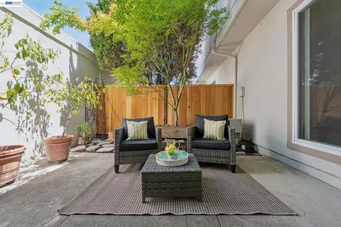 Exterior - 1814 Wildbrook Ct #C, Concord, CA 94521 photo 4 of 19