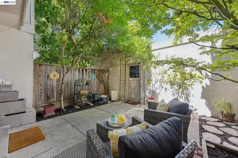 Exterior - 1814 Wildbrook Ct #C, Concord, CA 94521 photo 5 of 19