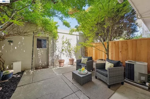 Exterior - 1814 Wildbrook Ct #C, Concord, CA 94521 photo 3 of 19