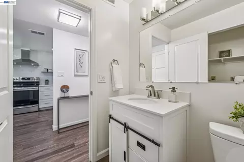 Bath - 1814 Wildbrook Ct #C, Concord, CA 94521 photo 1 of 8