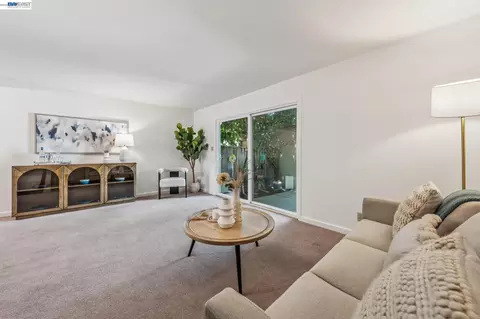Living - 1814 Wildbrook Ct #C, Concord, CA 94521 photo 4 of 5