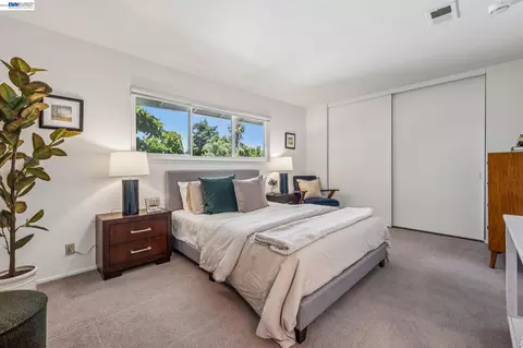 Bedroom - 1814 Wildbrook Ct #C, Concord, CA 94521 photo 2 of 9