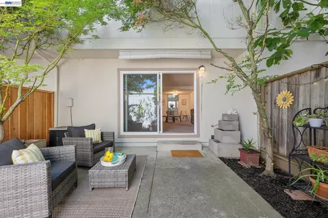 Exterior - 1814 Wildbrook Ct #C, Concord, CA 94521 photo 2 of 19