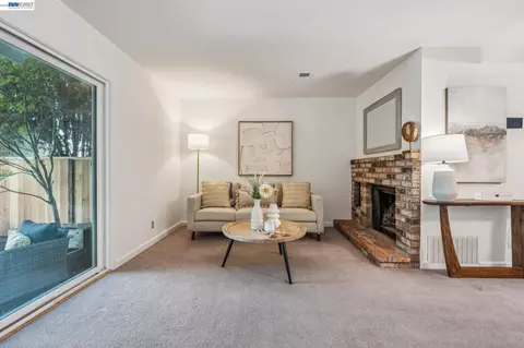 Living - 1814 Wildbrook Ct #C, Concord, CA 94521 photo 2 of 5