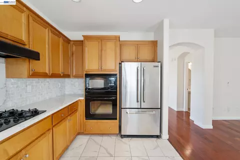 Kitchen - 7981 Bellina St, Dublin, CA 94568 photo 3 of 4