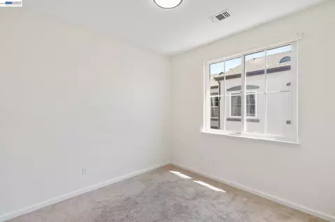 Bedroom - 7981 Bellina St, Dublin, CA 94568 photo 5 of 8