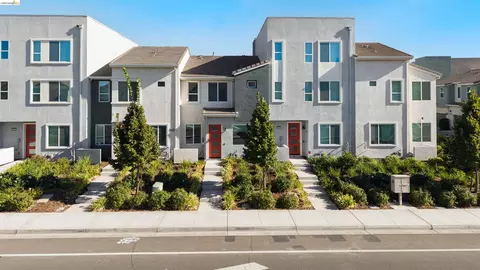 2570 Natomas Crossing Dr, Sacramento, CA 95834