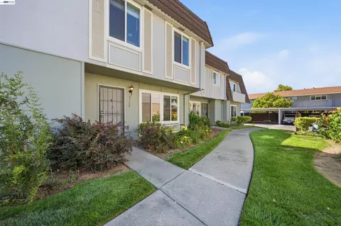 Exterior - 3159 Saginaw Ct, Pleasanton, CA 94588 photo 3 of 4