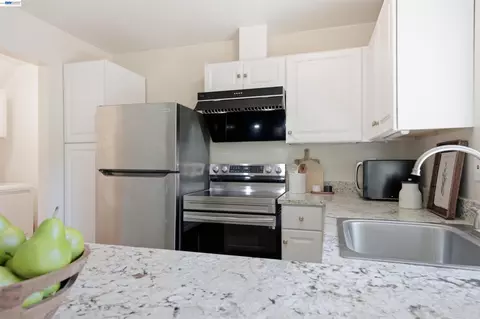 Kitchen - 3159 Saginaw Ct, Pleasanton, CA 94588 photo 4 of 4
