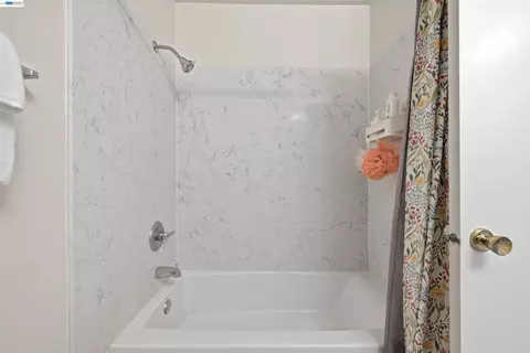 Bath - 3159 Saginaw Ct, Pleasanton, CA 94588 photo 3 of 5