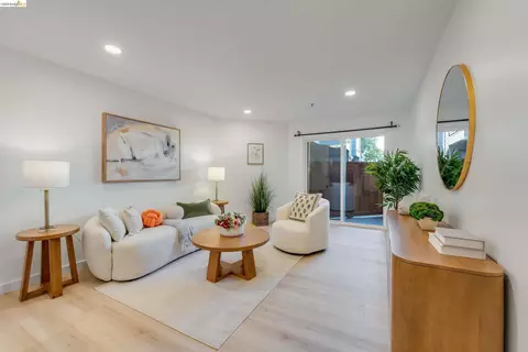 6400 Christie Ave #2112, Emeryville, CA 94608