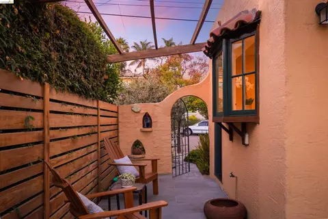 Exterior - 1564 Beverly Pl, Berkeley, CA 94706 photo 14 of 15