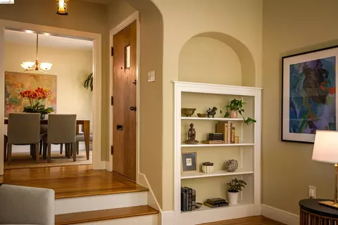 Entry Way - 1564 Beverly Pl, Berkeley, CA 94706 photo 3 of 3