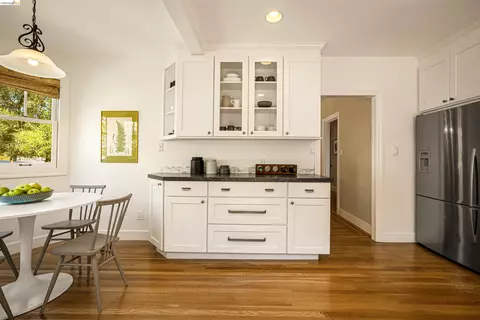 Kitchen - 1564 Beverly Pl, Berkeley, CA 94706 photo 5 of 5