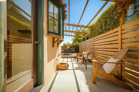 Exterior - 1564 Beverly Pl, Berkeley, CA 94706 photo 4 of 15