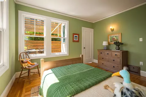 Bedroom - 1564 Beverly Pl, Berkeley, CA 94706 photo 2 of 6