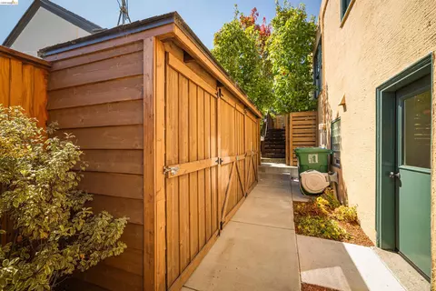 Exterior - 1564 Beverly Pl, Berkeley, CA 94706 photo 8 of 15