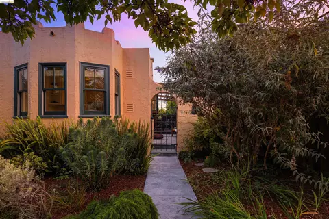 Exterior - 1564 Beverly Pl, Berkeley, CA 94706 photo 11 of 15