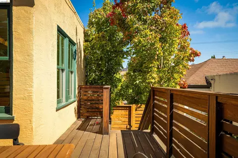 Exterior - 1564 Beverly Pl, Berkeley, CA 94706 photo 6 of 15