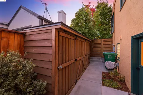 Exterior - 1564 Beverly Pl, Berkeley, CA 94706 photo 15 of 15