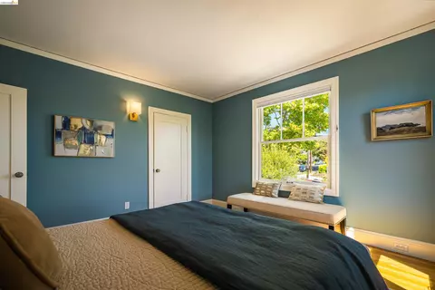 Bedroom - 1564 Beverly Pl, Berkeley, CA 94706 photo 6 of 6