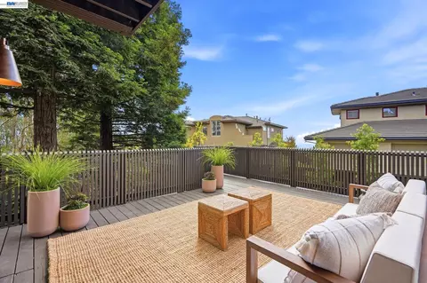 Exterior - 6801 Buckingham Blvd, Berkeley, CA 94705 photo 7 of 12