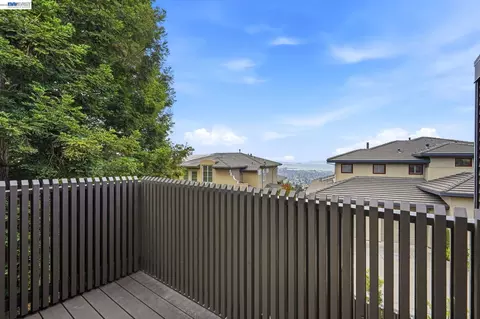 Exterior - 6801 Buckingham Blvd, Berkeley, CA 94705 photo 10 of 12
