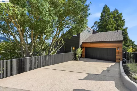 Exterior - 6801 Buckingham Blvd, Berkeley, CA 94705 photo 2 of 12