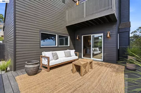 Exterior - 6801 Buckingham Blvd, Berkeley, CA 94705 photo 8 of 12