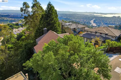 View/Area - 6801 Buckingham Blvd, Berkeley, CA 94705 photo 1 of 4