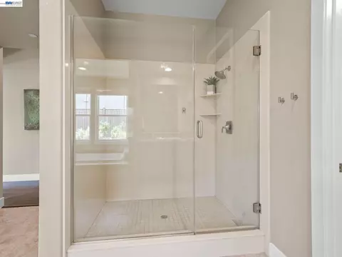 Bath - 65 Stonebrae Rd, Hayward, CA 94542 photo 2 of 5