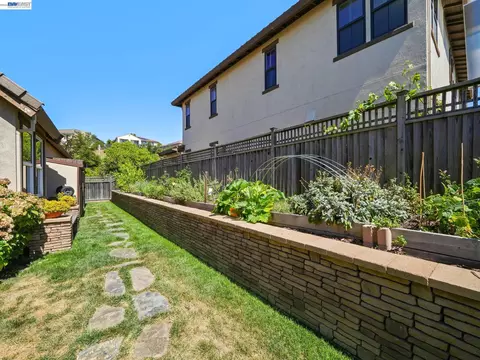 Exterior - 65 Stonebrae Rd, Hayward, CA 94542 photo 20 of 30