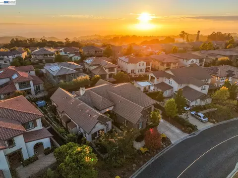 View/Area - 65 Stonebrae Rd, Hayward, CA 94542 photo 6 of 17