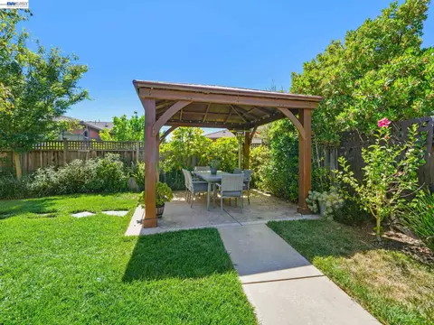 Exterior - 65 Stonebrae Rd, Hayward, CA 94542 photo 16 of 30