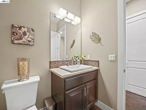 Bath - 65 Stonebrae Rd, Hayward, CA 94542 photo 5 of 5