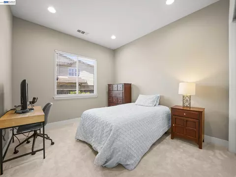 Bedroom - 65 Stonebrae Rd, Hayward, CA 94542 photo 2 of 2
