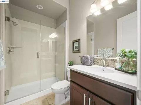 Bath - 65 Stonebrae Rd, Hayward, CA 94542 photo 3 of 5