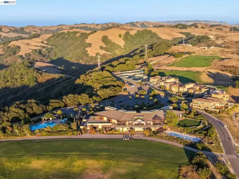 View/Area - 65 Stonebrae Rd, Hayward, CA 94542 photo 10 of 17