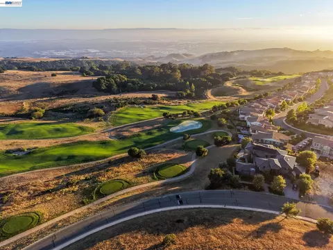 View/Area - 65 Stonebrae Rd, Hayward, CA 94542 photo 11 of 17
