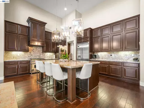Kitchen - 65 Stonebrae Rd, Hayward, CA 94542 photo 2 of 5