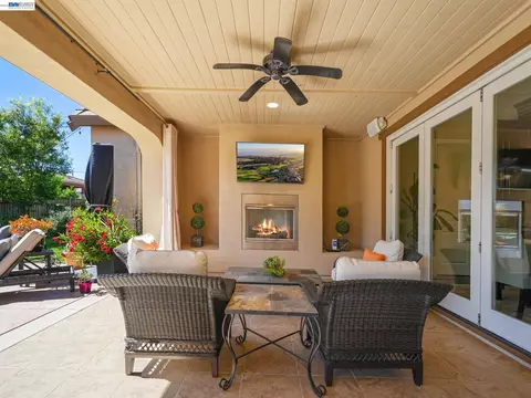 Exterior - 65 Stonebrae Rd, Hayward, CA 94542 photo 10 of 30