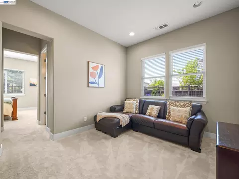 Entry Way - 65 Stonebrae Rd, Hayward, CA 94542 photo 3 of 4
