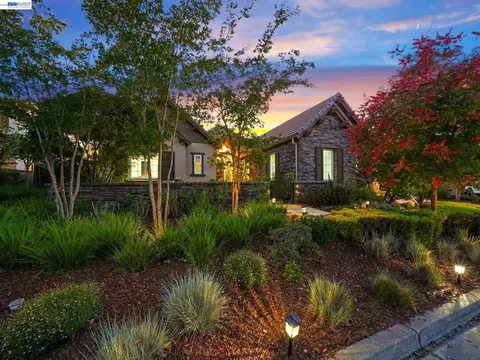 Exterior - 65 Stonebrae Rd, Hayward, CA 94542 photo 4 of 30
