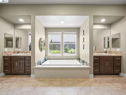 Bath - 65 Stonebrae Rd, Hayward, CA 94542 photo 1 of 5